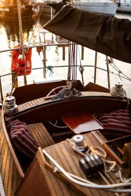 The Captains Locker - 30Ft Yacht San Miguel de Abona Exteriör bild