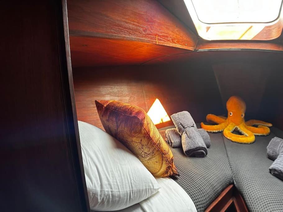 The Captains Locker - 30Ft Yacht San Miguel de Abona Exteriör bild