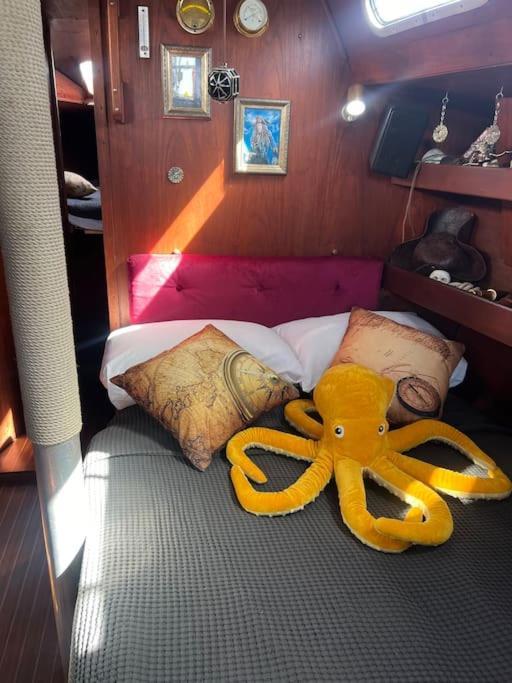 The Captains Locker - 30Ft Yacht San Miguel de Abona Exteriör bild
